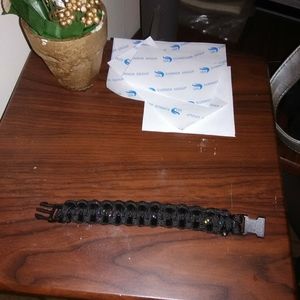 Paracord bracelet